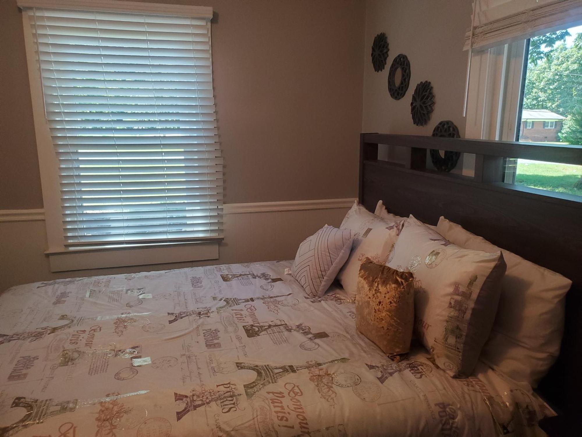 Private Single Level Standalone House Large Lot - 3 Bedrooms 夏洛特 外观 照片